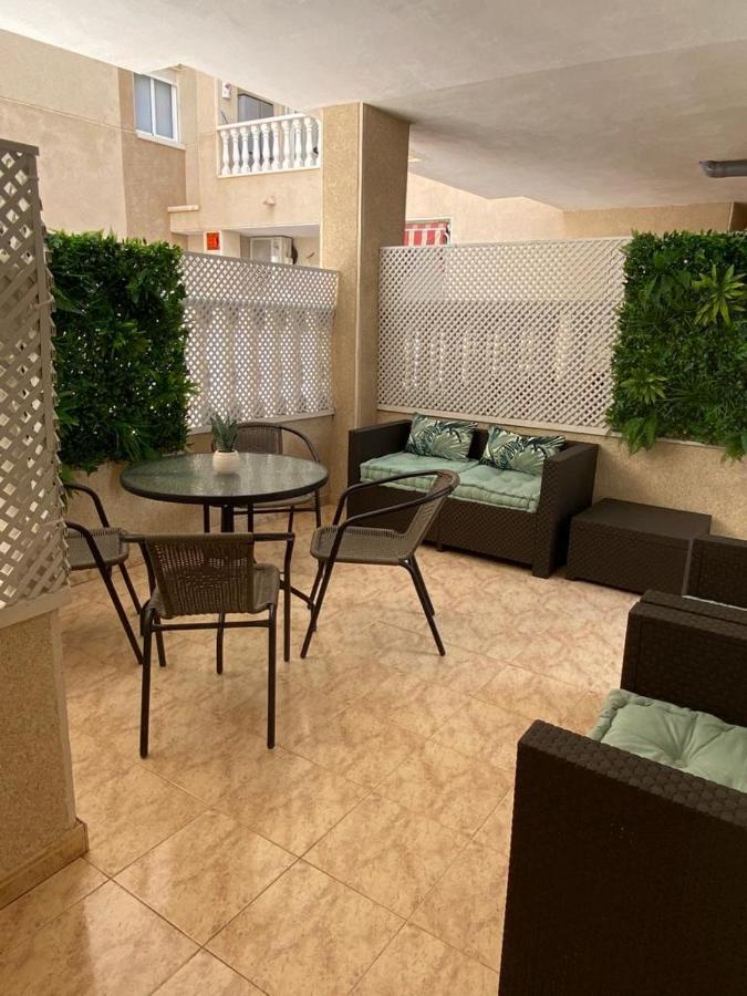 Комфортабельные Апартаменты С Большой Террасой Torrevieja Exterior foto